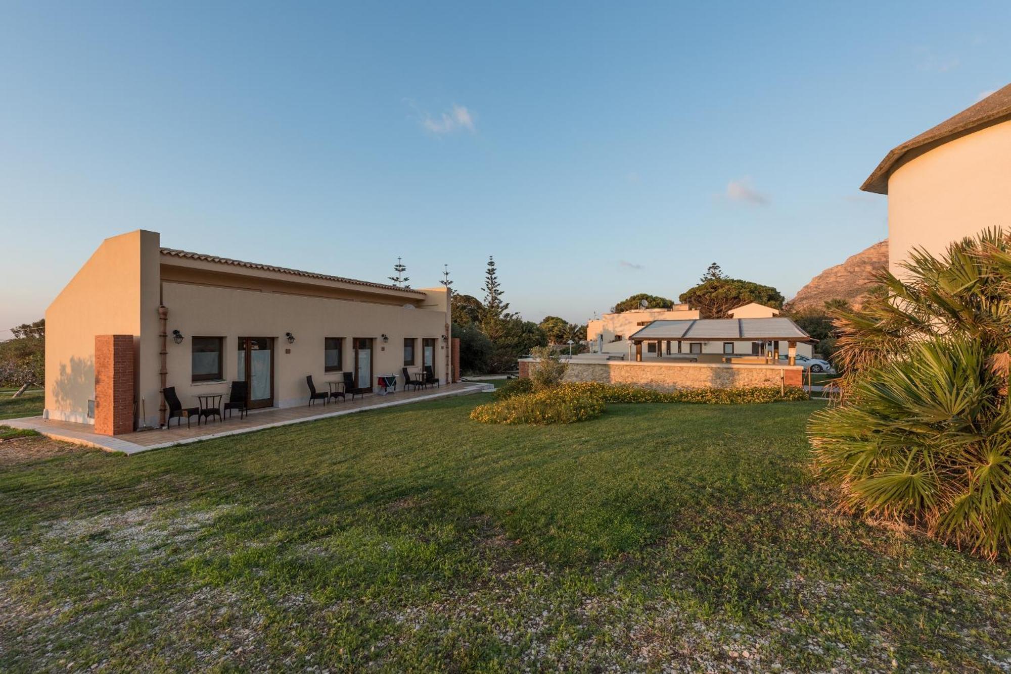 Azienda Agrituristica Tenuta Pizzolungo Erice Luaran gambar