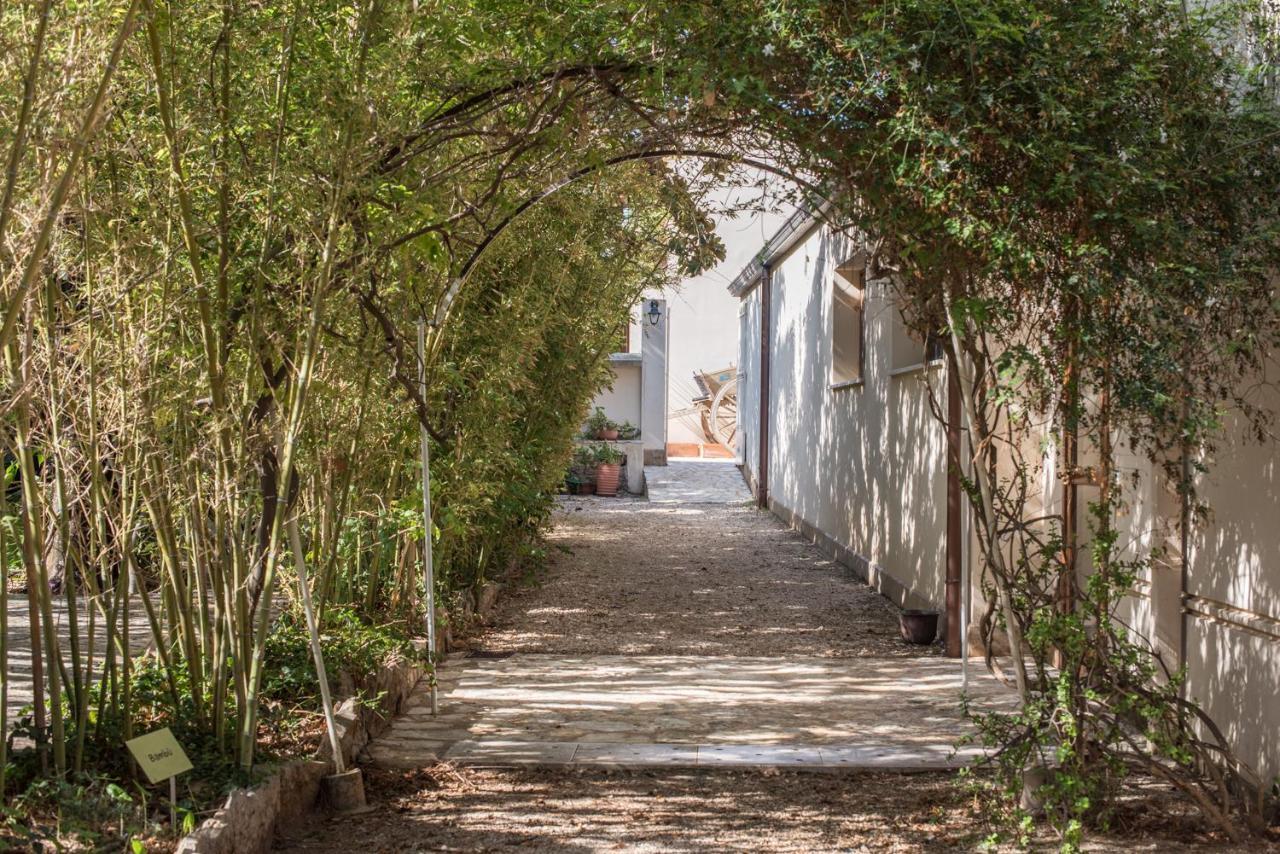 Azienda Agrituristica Tenuta Pizzolungo Erice Luaran gambar
